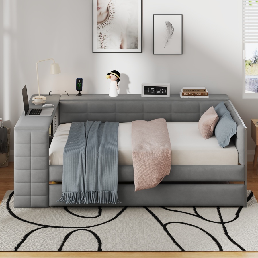 Full Size Upholstered Platform - Desk Charging Station recension och pris